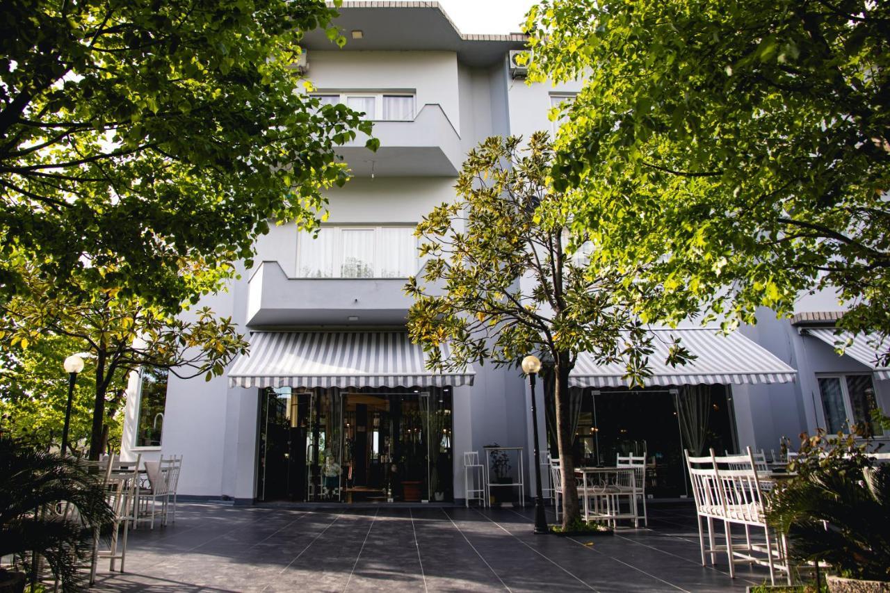 Hotel Blini Shkodër エクステリア 写真