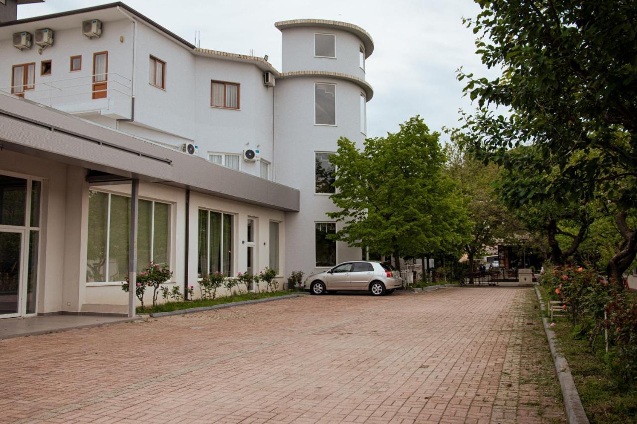 Hotel Blini Shkodër エクステリア 写真